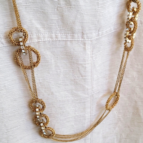 32" Jeweled Connections with Twisted Rings - Picture 4 of 15